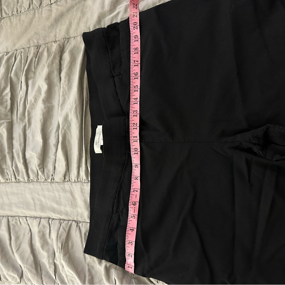 Christopher & Banks Women's Tan Cargo Shorts - Picture 7 of 7